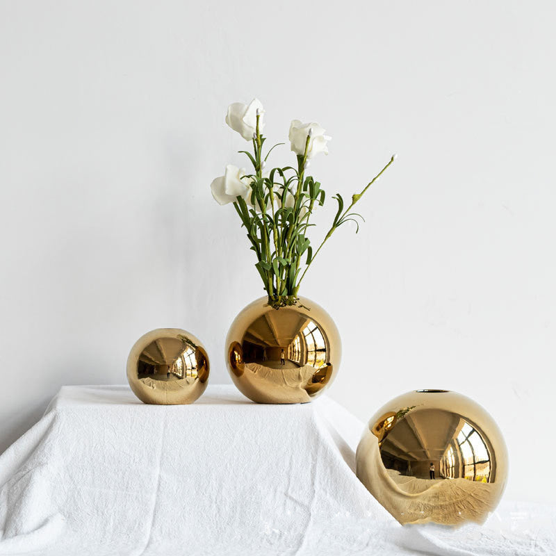 Luxury Gold Ceramic Vase – Modern Home & Office Decor